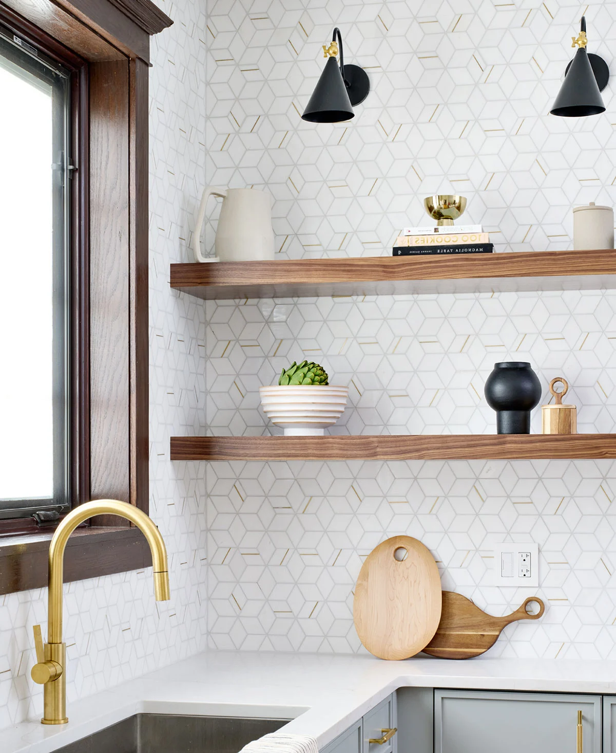 Minimalistic kitchen sink